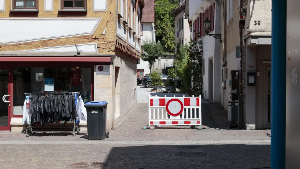 Geislingen, Fußgängerzone, Sperrung der Seitenstraßen, hier: Hansengasse