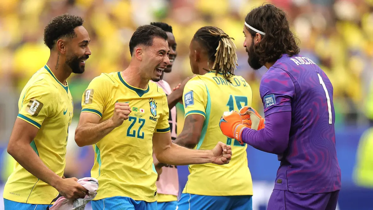 Brazil v Japan: Round Of 32 - FIFA World Cup 2026: HOUSTON, TEXAS - JUNE 29: Gabriel Martinelli #22 of Brazil celebrates with teammates after the 2-1 win during the FIFA World Cup 2026 Round Of 32 match between Brazil and Japan at Houston Stadium on June 29, 2026 in Houston, Texas. Alex Slitz/Getty Images/AFP (Photo by Alex Slitz / GETTY IMAGES NORTH AMERICA / Getty Images via AFP)