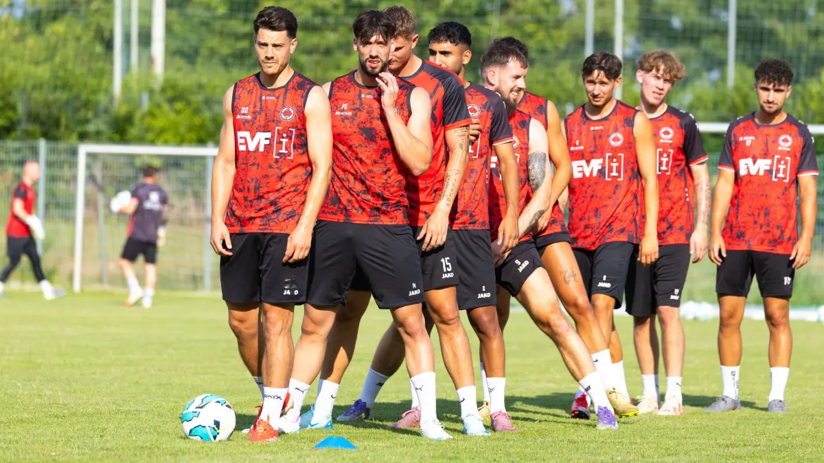 1.Göppinger SV, Fußball, Verbandsliga, wfv, - Trainingsauftakt, Saison 2026/2027, Rasensportplatz Stadion SV Göppingen, Hohenstaufen Str. 116, 73033 Göppingen, 29.06.2026 - 18:00 Uhr: #,
1.Göppinger SV, Fußball, Verbandsliga, wfv, - Trainingsauftakt, Saison 2026/2027, Rasensportplatz Stadion SV Göppingen, Hohenstaufen Str. 116, 73033 Göppingen, 29.06.2026 - 18:00 Uhr,
Foto: PhotoPeet / Sport- & Eventfotografie / Peter Harich