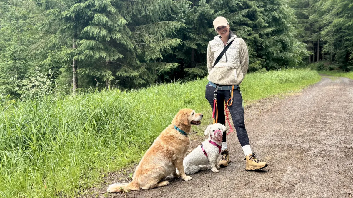 Tübingerin Lara Mager lässt sich fürs Gassi gehen bezahlen. Trend Dog Walking
