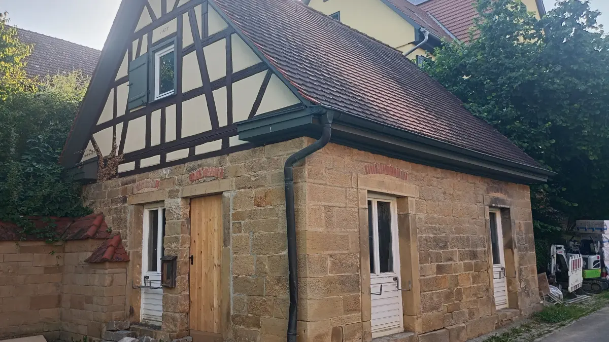 Das Backhäulse in Oberwälden ist ein Kleinod - und wird jetzt mit Feuereifer saniert.