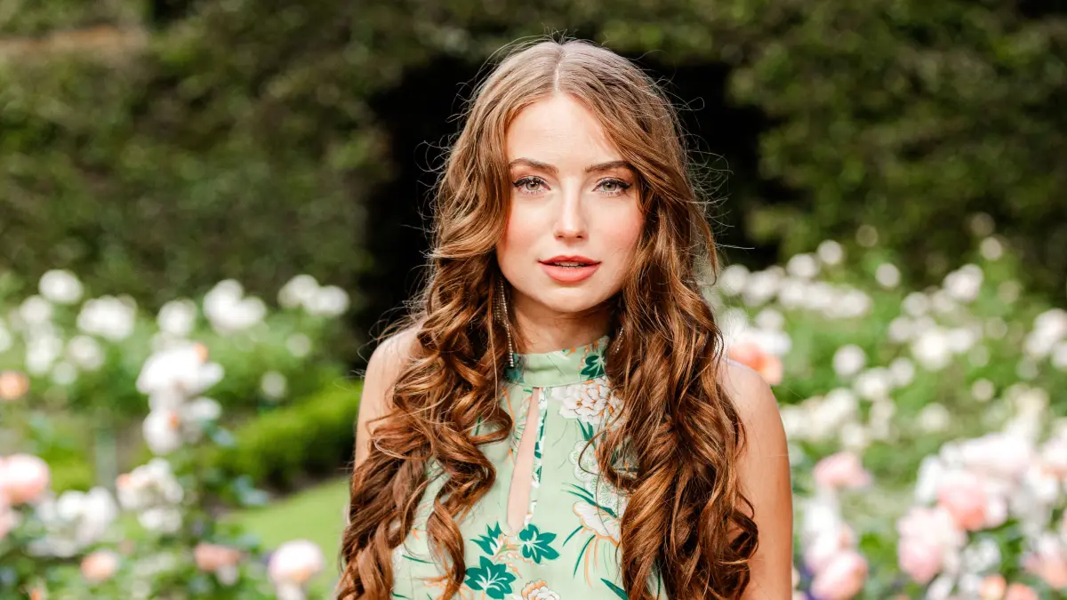 Paulina möchte die letzte Rose eines „Bachelors“ annehmen.
