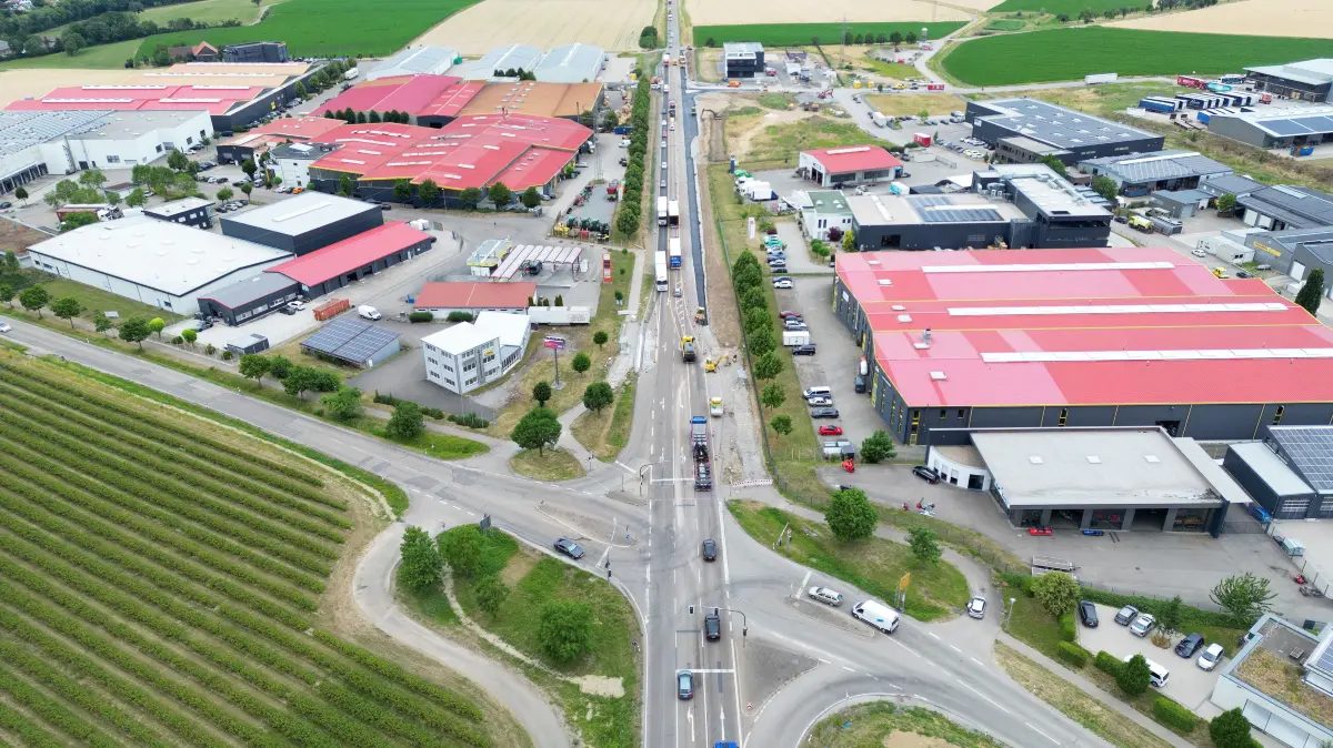 Die Kupferkreuzung bei Übrigshausen wird ausgebaut und für den Verkehr abgesperrt. Die B 19 bleibt weiterhin befahrbar.