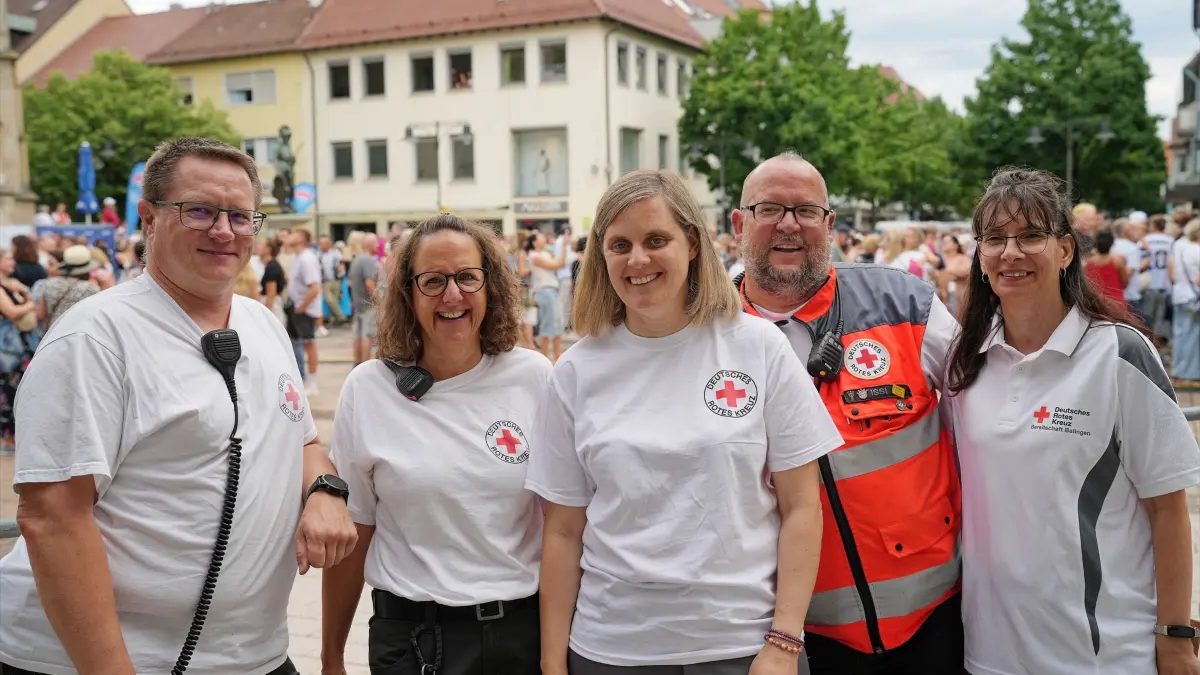Sie sorgen für Sicherheit auf dem Marktplatz.