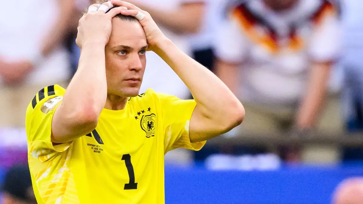 WM 2026 - Deutschland - Paraguay: 29.06.2026, USA, Foxborough: Fußball, Männer: WM, Deutschland - Paraguay, Finalrunde, Sechzehntelfinale, Boston-Stadion, Torhüter Manuel Neuer (Deutschland) reagiert nach dem Spiel unzufrieden. Deutschland verliert im Elfmeterschießen.
ACHTUNG: Gemäß den Auflagen der FIFA dürfen die Bilder ausschließlich zur redaktionellen Verwendung genutzt werden. Eine kommerzielle Nutzung ist ausgeschlossen. Zudem dürfen keine videoähnlichen Sequenzen erstellt werden, und es dürfen keine Veränderungen weder im Vordergrund noch im Hintergrund am Bild vorgenommen werden. Foto: Tom Weller/dpa +++ dpa-Bildfunk +++