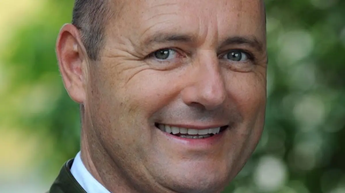 Bernhard Ulrich spielt Hubert Kirchleitner bei „Dahoam is Dahoam“.