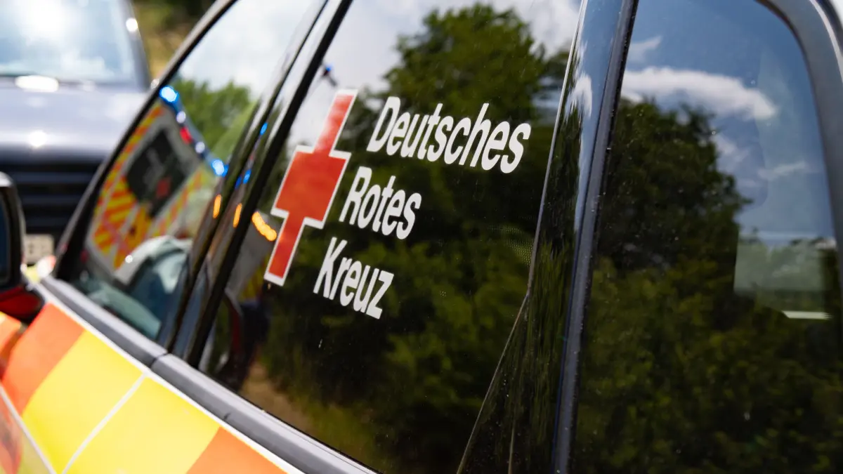 polifoto DRK Blaulicht symbolfoto schwabo symbolbild rettungsdienst