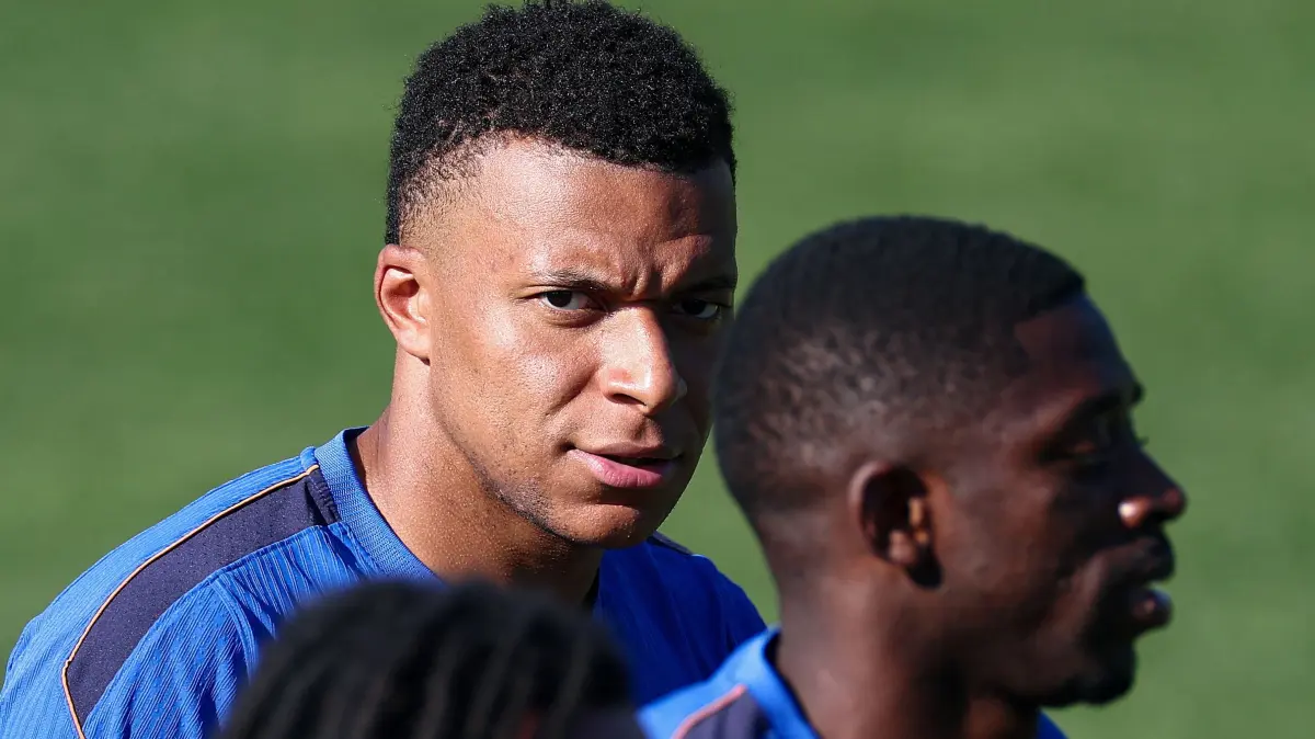 FBL-WC-2026-TRAINING-FRA: France's forward #10 Kylian Mbappe takes part in a training session at Bentley University in Waltham, near Boston, on July 1, 2026, during the 2026 World Cup football tournament. (Photo by FRANCK FIFE / AFP)