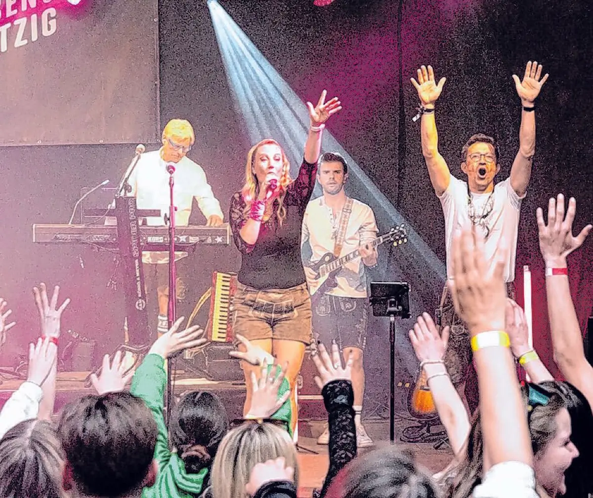 „87 Grad“ treten in Neenstetten auf.⇥Foto: Band