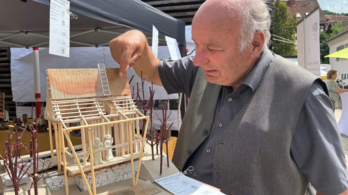Der Haller Architekt Wolfgang Kuhn zeigt, wie der Ort der Besinnung in Form eines kleinen Gebäudes aussehen soll.