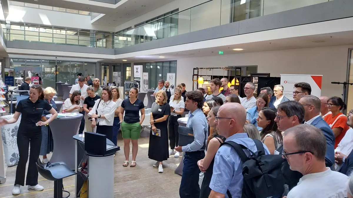 Bei einem Rundgang präsentierten die Aussteller ihr Geschäftsmodell. Dabei waren auch vielversprechende Start-Ups mit Wurzeln im Zollernalbkreis.
