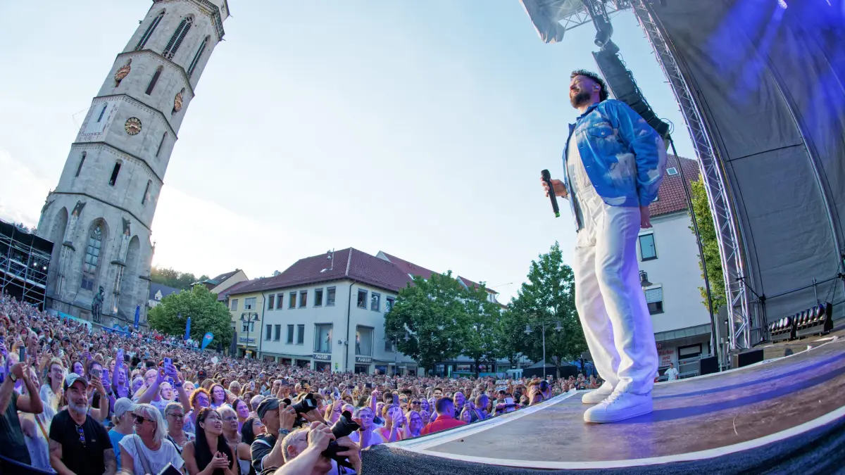 Calum Scott fühlt sich wohl in Balingen: Am Dienstag begeisterte er bereits zum zweiten Mal die Fans in der Eyachstadt
