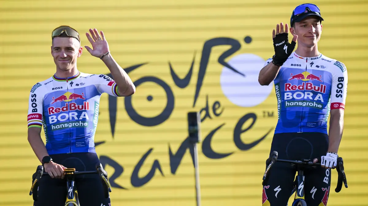Tour de France 2026 Media Activities 02/07/2026: Tour de France 2026 Media Activities 02/07/2026 BARCELONA, SPAIN - JULY 02 : Evenepoel Remco BEL of Red Bull BORA Hansgrohe, Lipowitz Florian GER of Red Bull BORA Hansgrohe on the podium pictured during the teams presentation prior to the 113rd edition of Tour de France an UCI World Tour 2.UWT Team Time Trial stage for Men Elite of 19 km with start in Barcelona and finish in Barcelona on July 2, 2026 in Barcelona, Spain, 02/07/2026 Barcelona Spain PUBLICATIONxNOTxINxFRAxBEL Copyright: xSzymonxGruchalskix