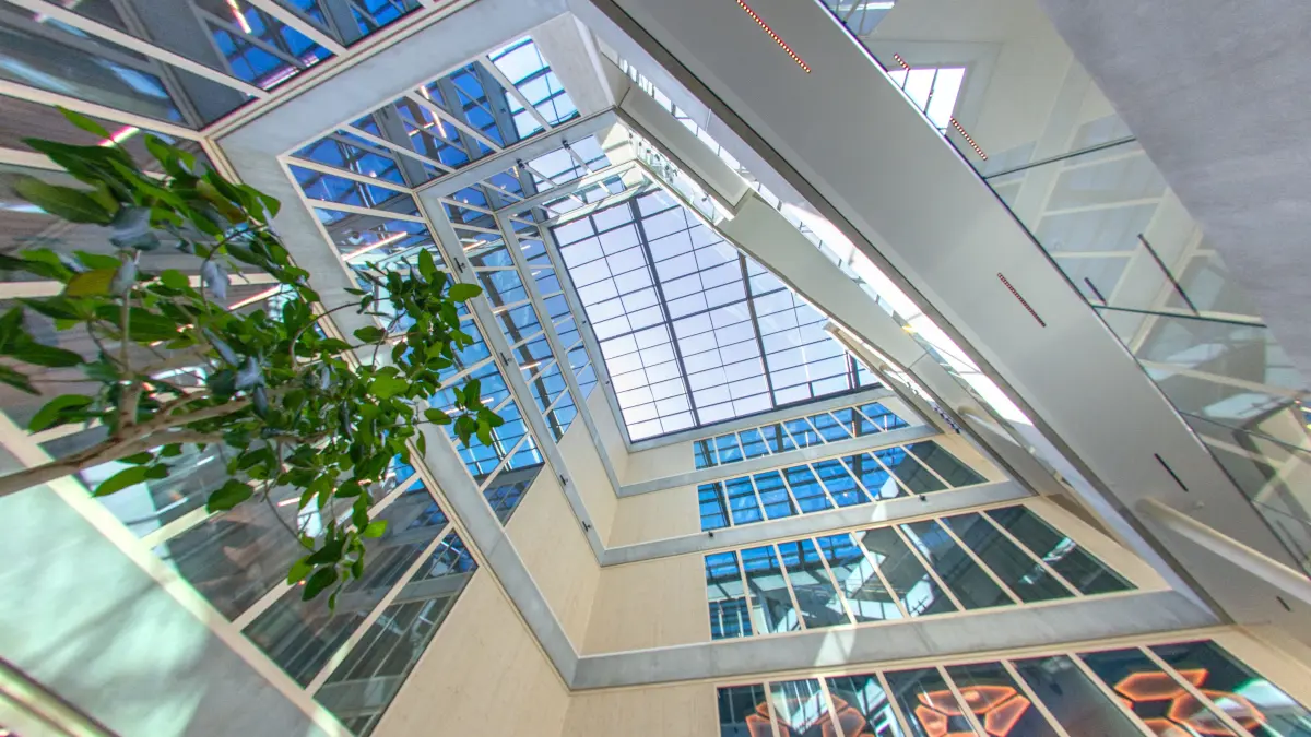 Transparent, offen, dynamisch: das neue Medienhaus.