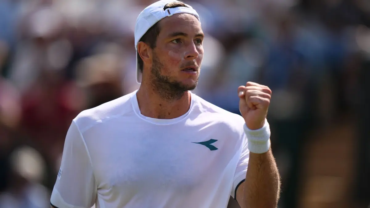 Wimbledon: 03.07.2026, Großbritannien, London: Tennis: Grand Slam/ATP-Tour, Einzel, Herren. Jan-Lennard Struff - Daniil
Medvedev. Jan-Lennard Struff aus Deutschland während seines Einzelspiels der Herren gegen Daniil Medvedev. Foto: Ben Whitley/PA Wire/dpa +++ dpa-Bildfunk +++