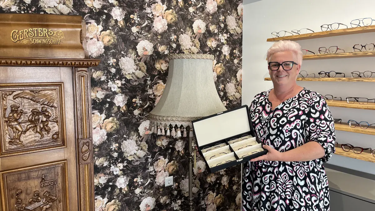 Neues Optikergeschäft in Trochtelfingen. Karen Hackenberg eröffnet "Die Brillen-Liebe"