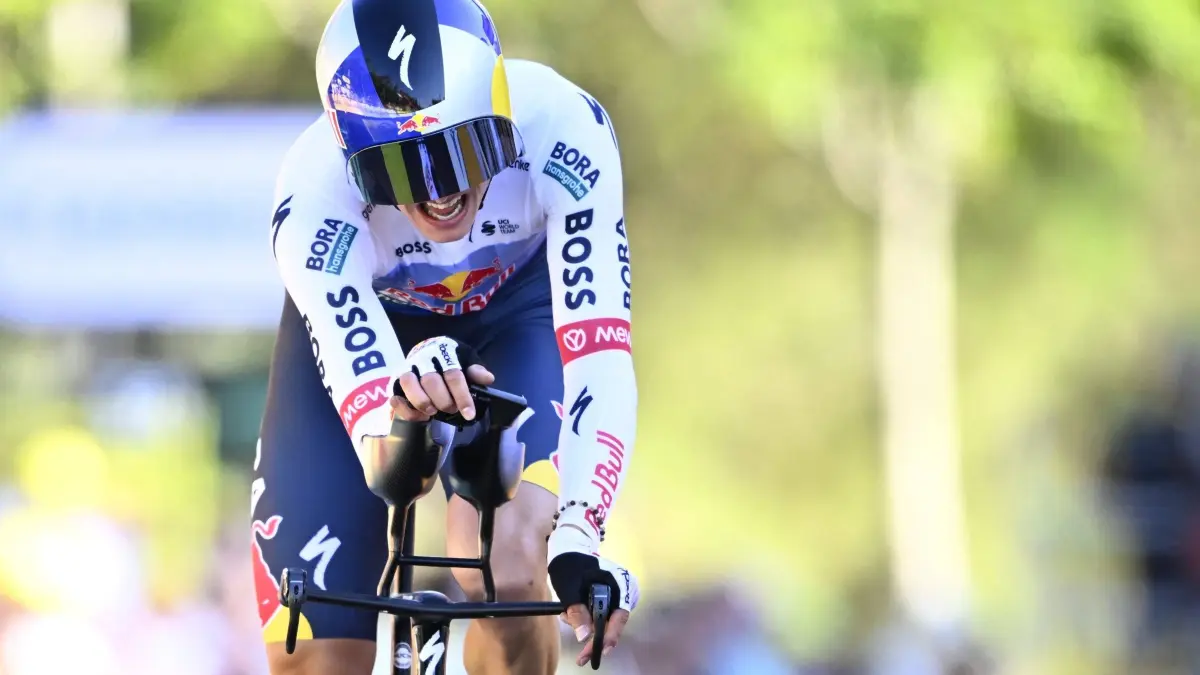 Tour de France 2026 Stage 1: Tour de France 2026 Stage 1 BARCELONA, SPAIN - JULY 04 : Lipowitz Florian GER of Red Bull BORA Hansgrohe at the finish line during stage 1 of the 113rd edition of Tour de France an UCI World Tour 2.UWT Team Time Trial stage for Men Elite of 19 km with start in Barcelona and finish in Barcelona on July 4, 2026 in Barcelona, Spain, 04/07/2026 Barcelona Spain PUBLICATIONxNOTxINxFRAxBEL Copyright: xTomasxSiskx