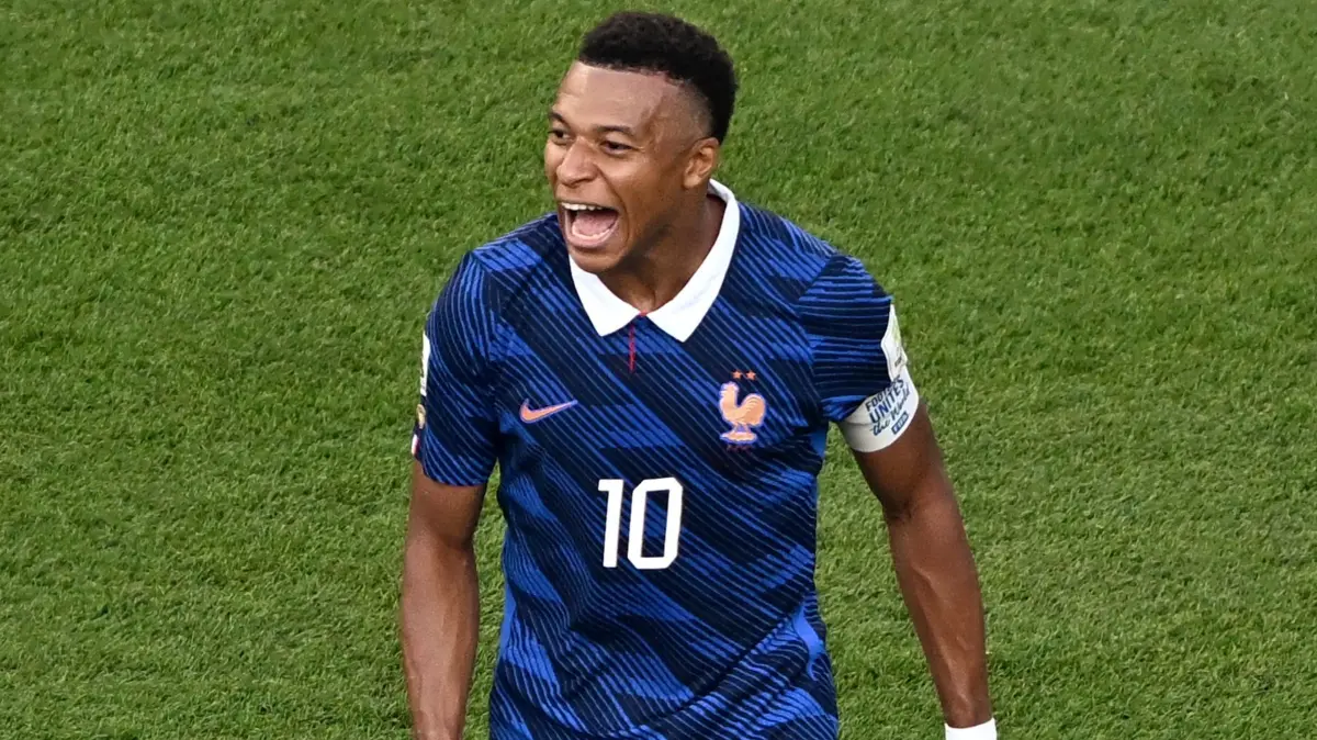 FBL-WC-2026-MATCH89-PAR-FRA: France's forward #10 Kylian Mbappe celebrates after winning the 2026 World Cup round of 16 football match between Paraguay and France at the Philadelphia Stadium in Philadelphia on July 4, 2026. (Photo by Jewel SAMAD / AFP)