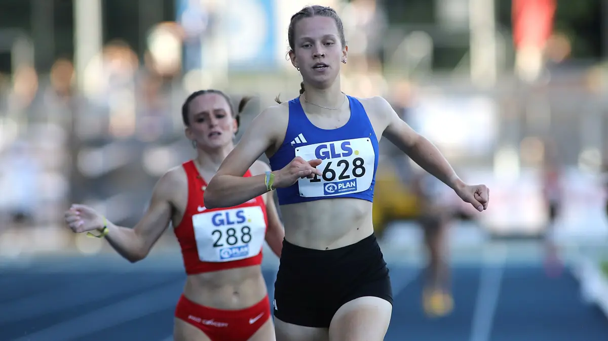 Nr. 1628: Adia Budde, LAV Tübingen / Zieleinlauf 3000 Meter Hindernis
Deutsche Leichtathletik-Meisterschaften der Junioren U23 und Jugend U18 in Bochum-Wattenscheid (Lohrheidestadion, 03.07.2026)
Fotograf: Ralf Görlitz
Veröffentlichung nur gegen Honorar und Urhebervermerk. Mit der Honorarzahlung wird ein einfaches Nutzungsrecht erworben. Verwendung außerhalb journalistischer Zwecke nur mit ausdrücklicher Zustimmung des Urhebers.