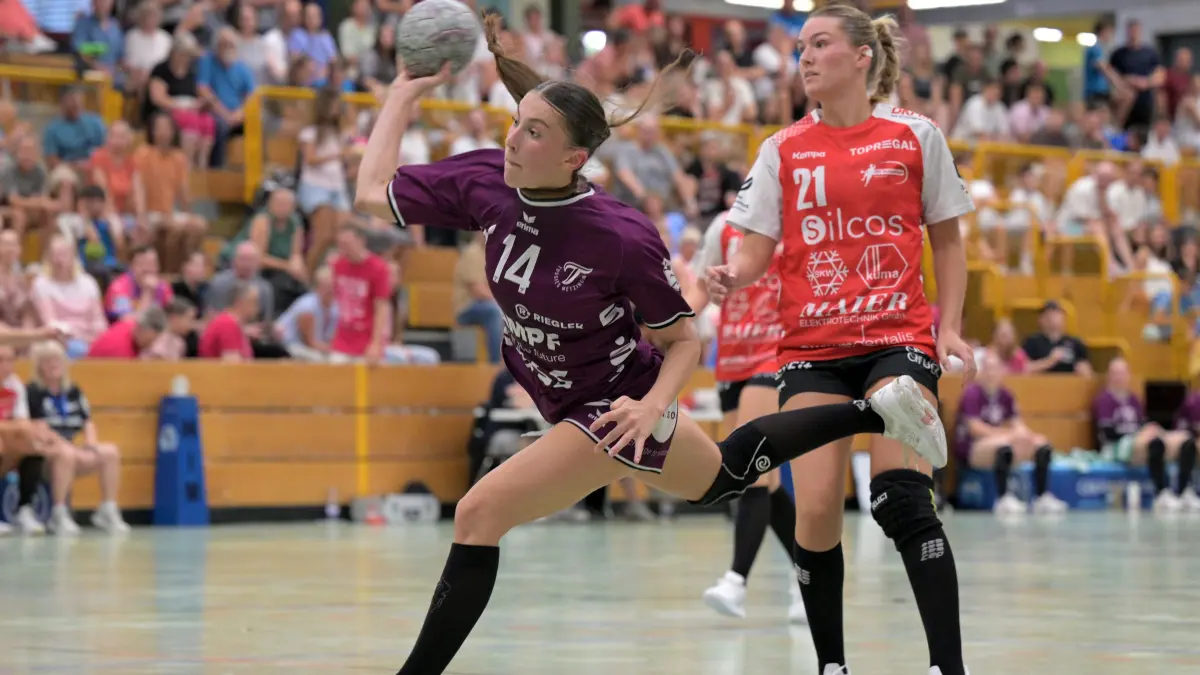TusSies Metzingen vs. TSV Wolfschlugen , Handball, Vorbereitung, Testspiel, Saison 2026/2027, 05.07.2026: Neuzugang der TusSies Metzingen Klara Schlipf (TusSies Metzingen, #14) die den Sprung aus der eigenen Jugend in den Bundesliga Kader TusSies schafft zur Saison 26/27
TusSies Metzingen vs. TSV Wolfschlugen , Handball, Vorbereitung, Testspiel, Saison 2026/2027, 05.07.2026
Foto: Eibner-Pressefoto/Tobias Baur