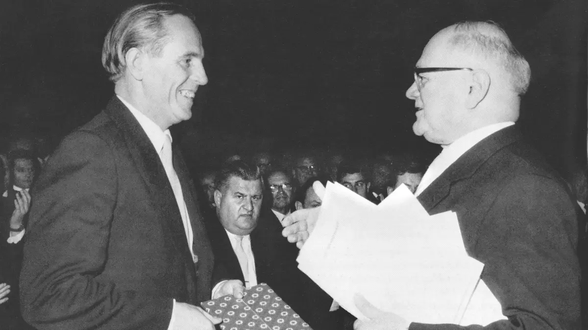 Die Landräte Dr. Paul Goes und Gustav Seebich im Jahr 1966.