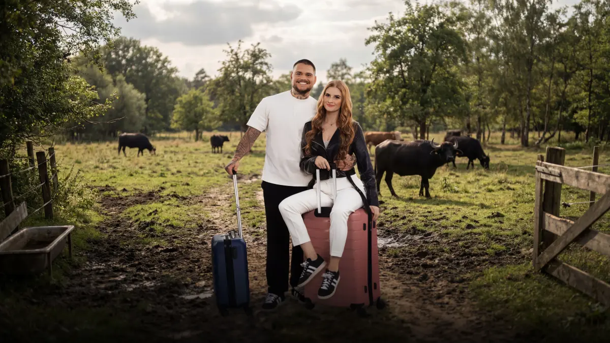 Laura Parrinello nimmt gemeinsam mit ihrem Partner am „Sommerhaus der Stars“ teil.
