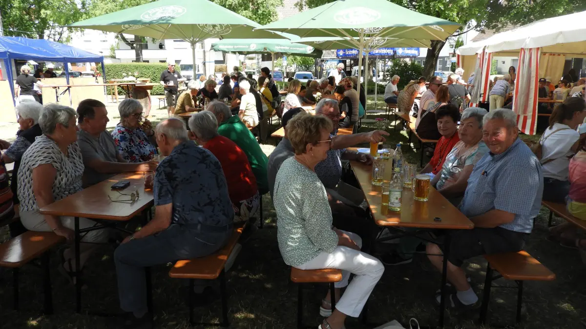 Rabatz am Weiherplatz RV Adler Radfahrverein Empfingen: Rabatz am Weiherplatz RV Adler Radfahrverein Empfingen