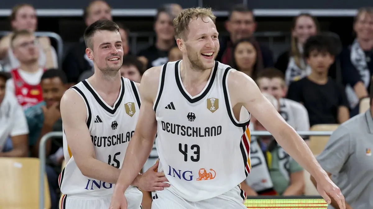 Germany v Cyprus - FIBA World Cup European Qualifier: Jonas Mattisseck Germany und Christian Sengfelder Germany lachen, FIBA World Cup European Qualifier, Germany v Cyprus, Brose Arena am 06. July 2026 in Bamberg, Deutschland. Foto von Marco Steinbrenner/DeFodi Images Jonas Mattisseck Germany und Christian Sengfelder Germany smile, FIBA World Cup European Qualifier, Germany v Cyprus, Brose Arena, July 6, 2026 in Bamberg, Germany. Photo by Marco Steinbrenner/DeFodi Images - *** Jonas Mattisseck Germany and Christian Sengfelder Germany smile, FIBA World Cup European Qualifier, Germany vs. Cyprus, Brose Arena on July 6, 2026, in Bamberg, Germany. Photo by Marco Steinbrenner, DeFodi Images. Jonas Mattisseck Germany and Christian Sengfelder Germany smile, FIBA World Cup European Qualifier, Germany vs. Cyprus, Brose Arena, July 6, 2026, in Bamberg, Germany. Photo by Marco Steinbrenner, DeFodi Images
