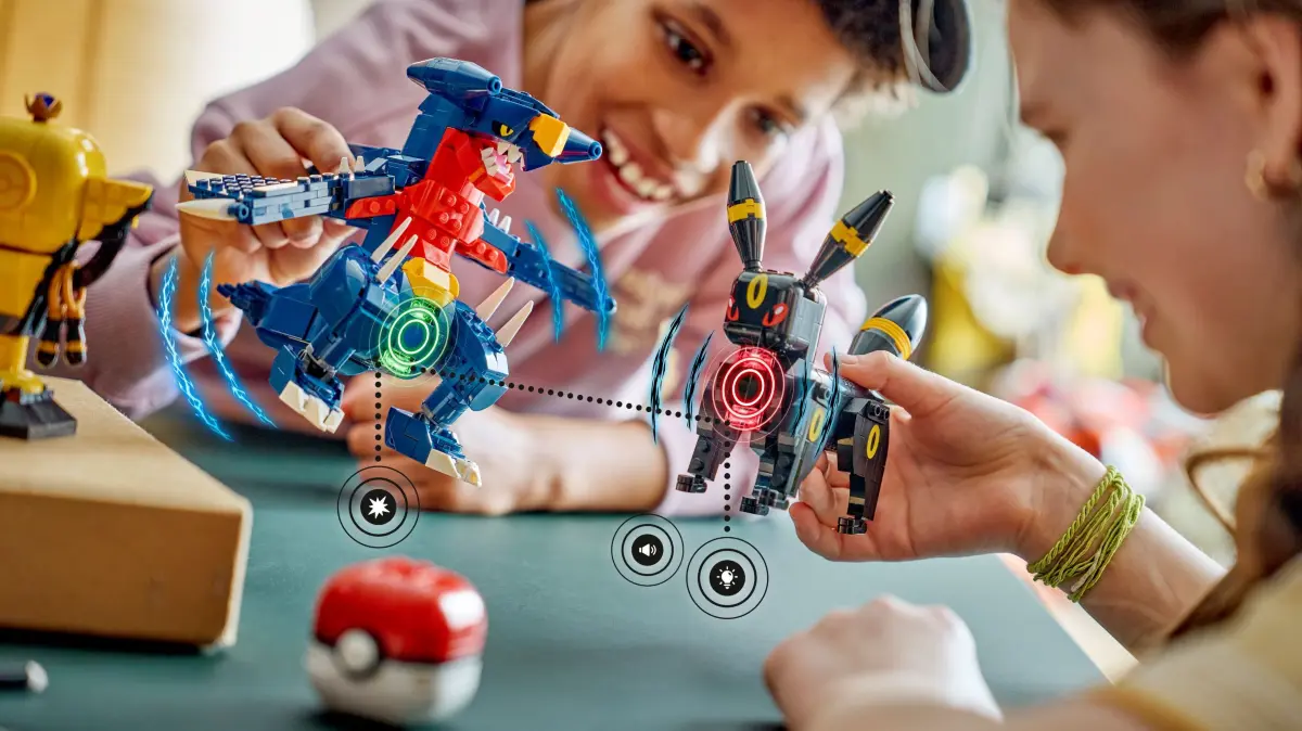Familien, die beim Festival im LEGOLAND® Deutschland Resort dabei sind, gehören zu den ersten weltweit, die das LEGO Pokémon™ SMART Play™ System in Aktion erleben.