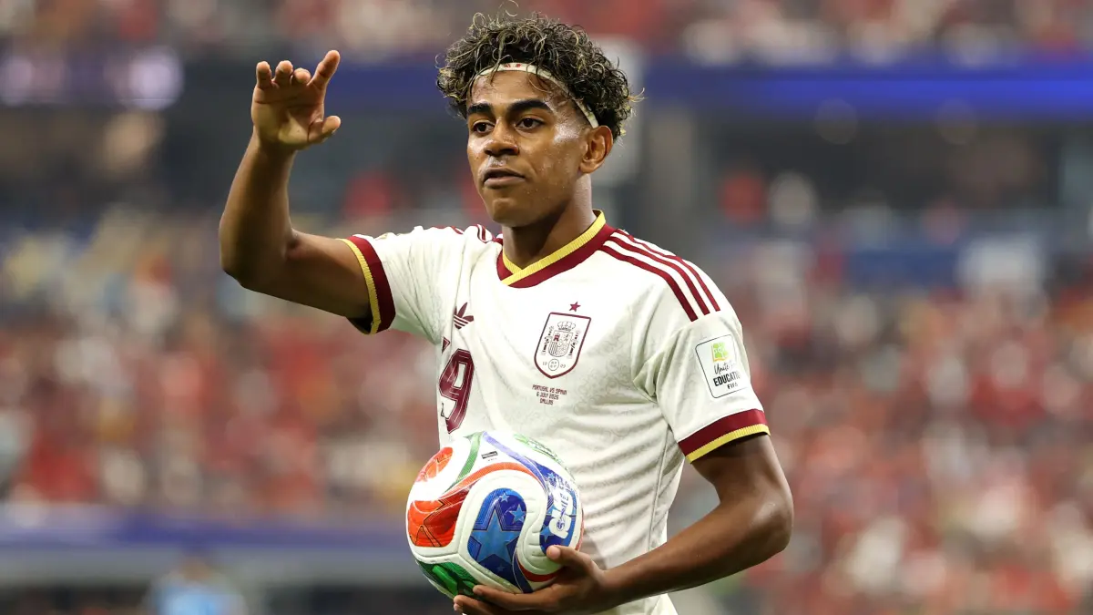 Portugal v Spain: Round of 16 - FIFA World Cup 2026: ARLINGTON, TEXAS - JULY 06: Lamine Yamal #19 of Spain reacts during the FIFA World Cup 2026 Round of 16 match between Portugal and Spain at Dallas Stadium on July 06, 2026 in Arlington, Texas. Molly Darlington/Getty Images/AFP (Photo by Molly Darlington / GETTY IMAGES NORTH AMERICA / Getty Images via AFP)