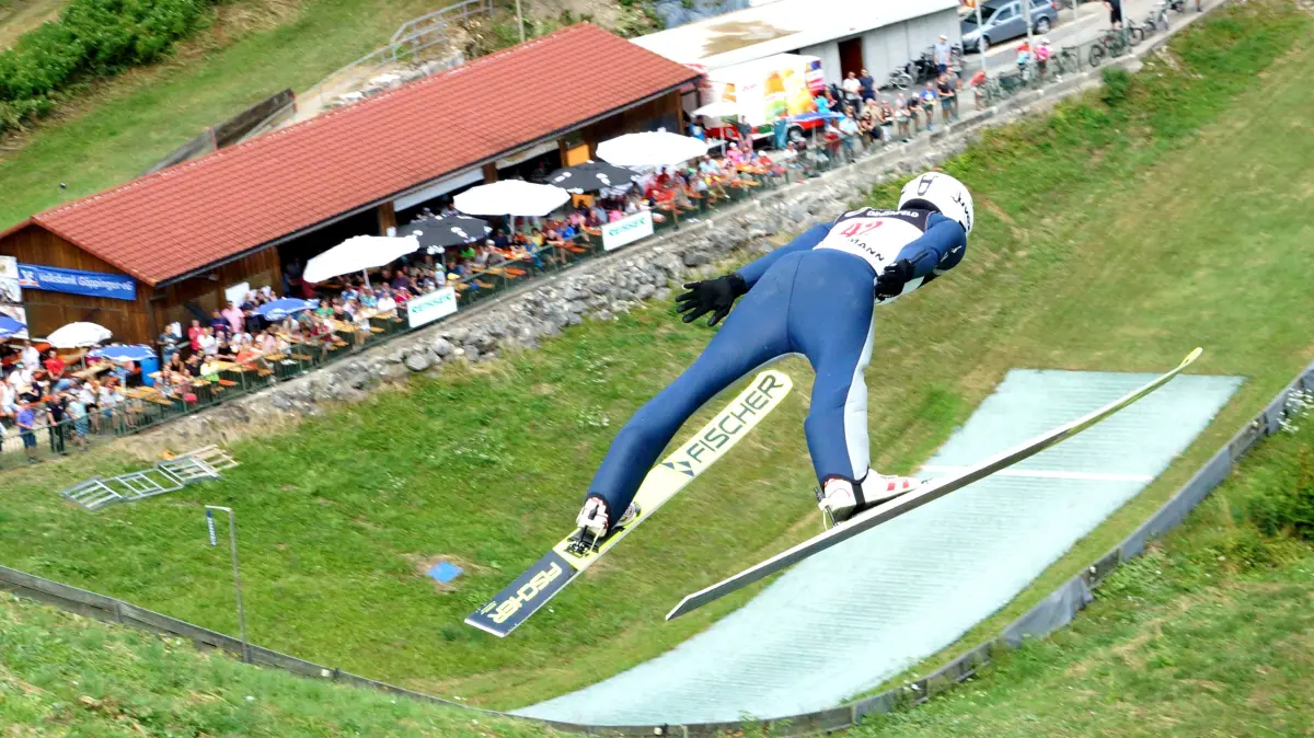 Sommerskispringen des SC Degenfeld.