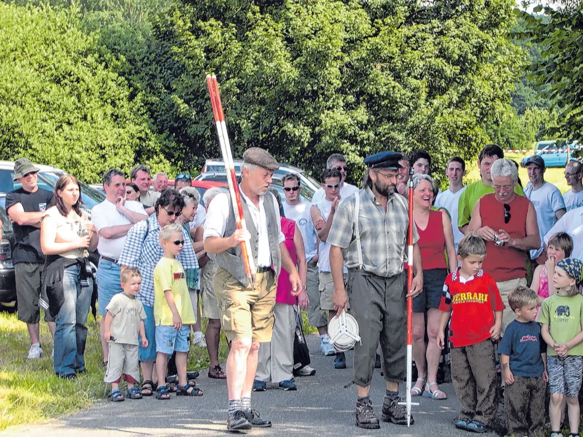 Archivbild vom letzten Fest am „Grenzhas“ 2004: Das ist lange her, aber am nächsten Samstag ist es endlich wieder so weit. Auch mit der Aufführung der Hasawedelsage am Ort des Geschehens.