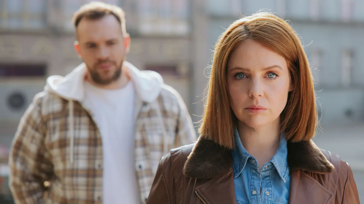 Toni (Olivia Marei) hasst Erik. Das einstige GZSZ-Traumpaar lässt sich bald scheiden.