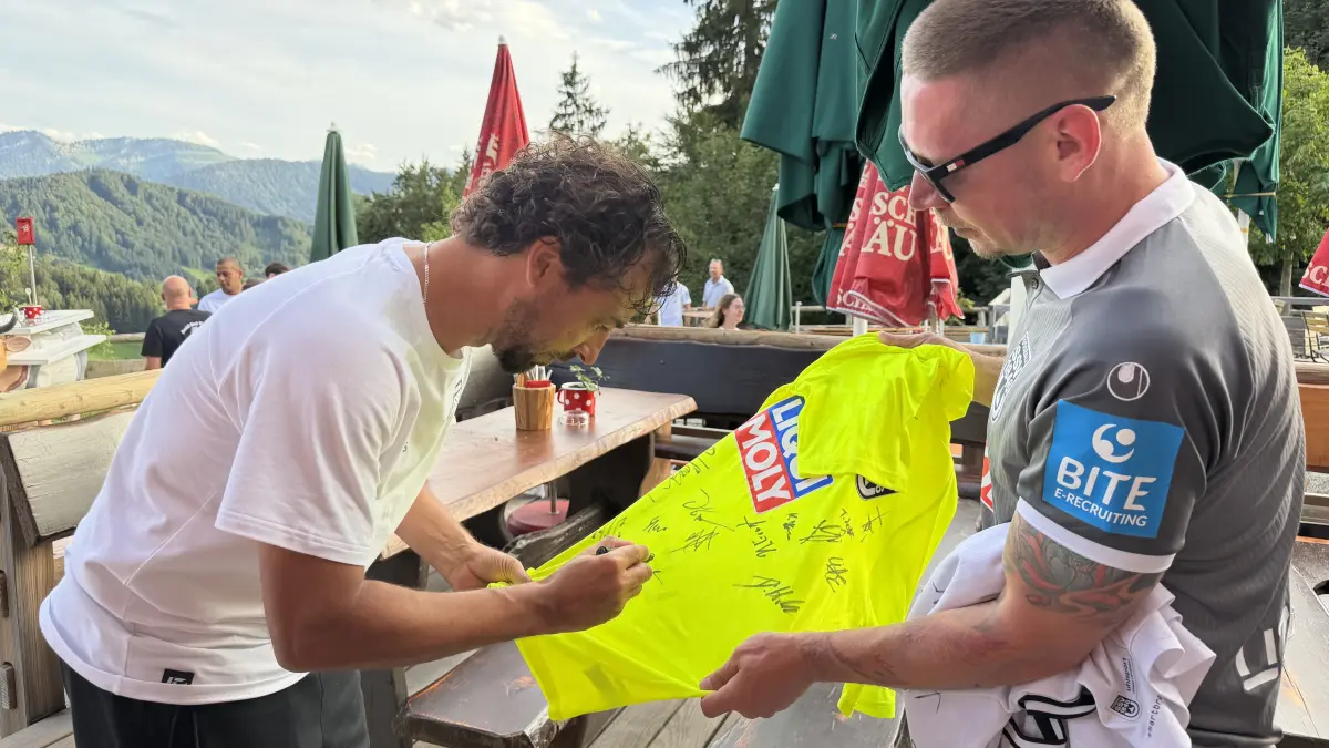 Mittlerweile ist es eine kleine Tradition: SSV-Fans begleiten das Trainingslager des SSV Ulm 1846 Fußball, wo an einem Abend ein Get-Together mit der Mannschaft stattfindet.