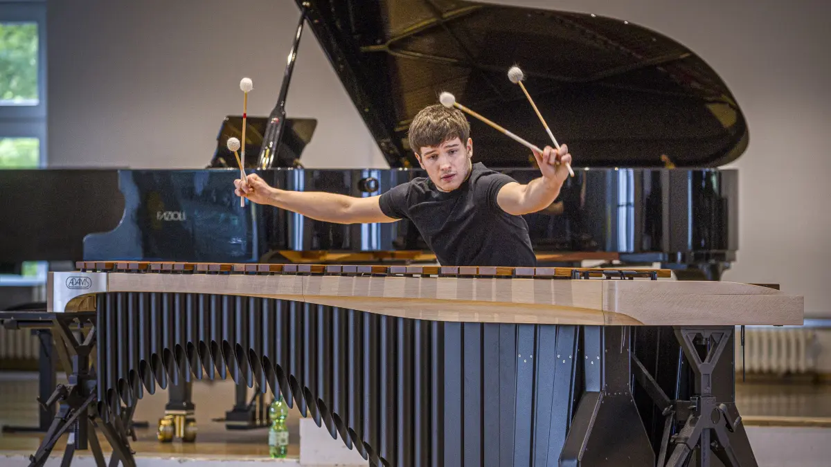 Musikwettbewerb Donaufest: 2. Runde (Konzertsaal Musikschule Ulm am Marktplatz): Marimba. - Vincenzo Caschetto (Linz)