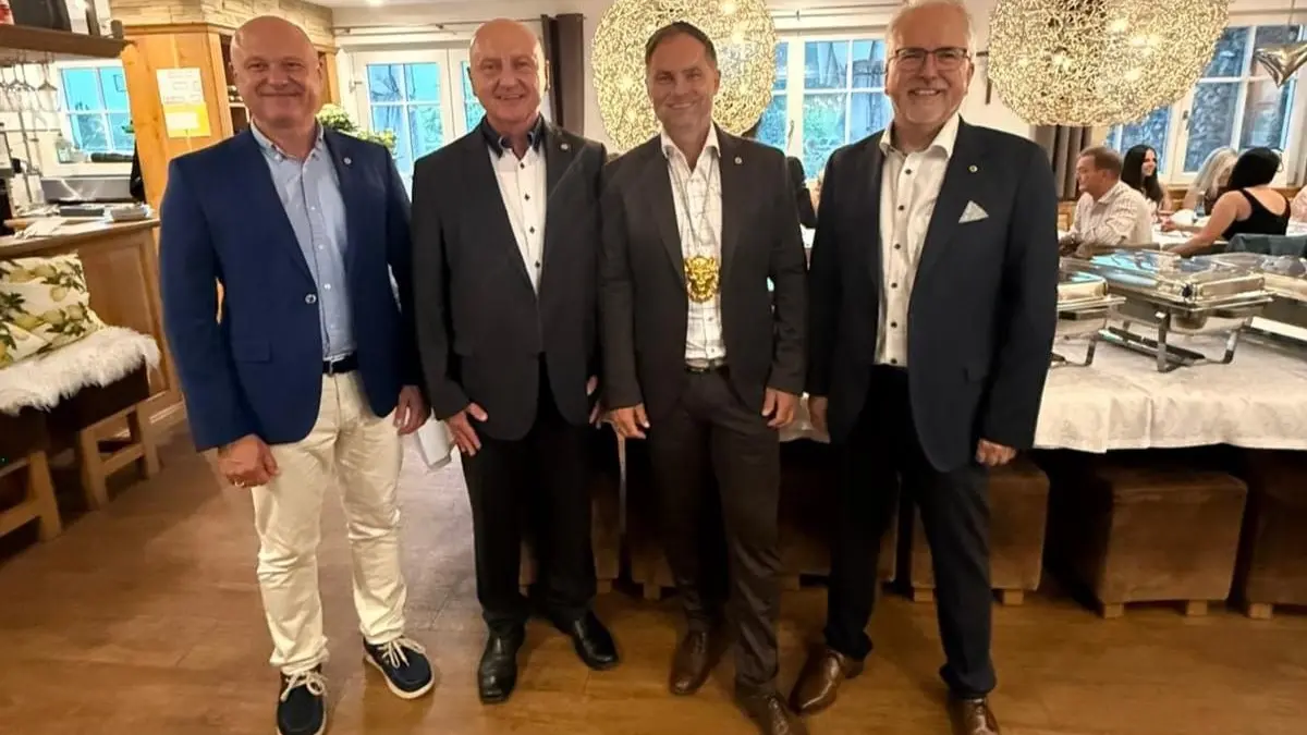 Lions Club Munderkingen-Ehingen bei der Ämterübergabe 2026. Von links: Oliver Kottmann, neuer Sekretär; Johannes Rettenmeier, Vizepräsident; Meinrad Kopp, neuer Präsident; Albrecht Schwämmle, Past-Präsident und bisheriger Präsident