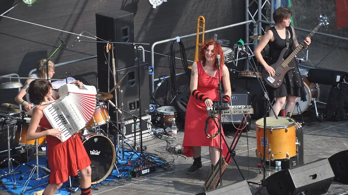Die russische Frauengruppe Iva Nova rockte im Sudhaus.
