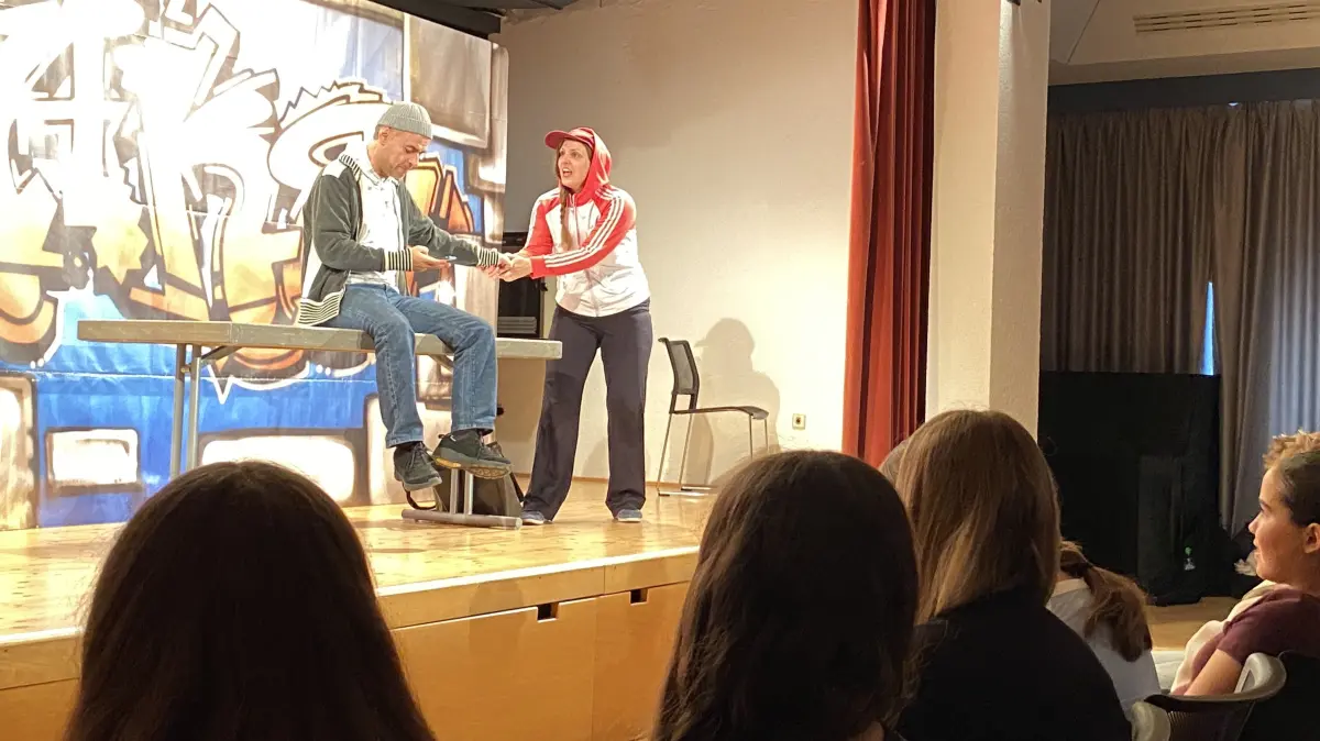 Radiks Theater Schulsozialarbeit Cybermobbing