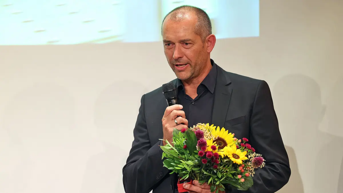 Der Ehrenpreis nahm Andreas Lonsinger, Teamleiter der Werkstätten am Theater Ulm, entgegen.