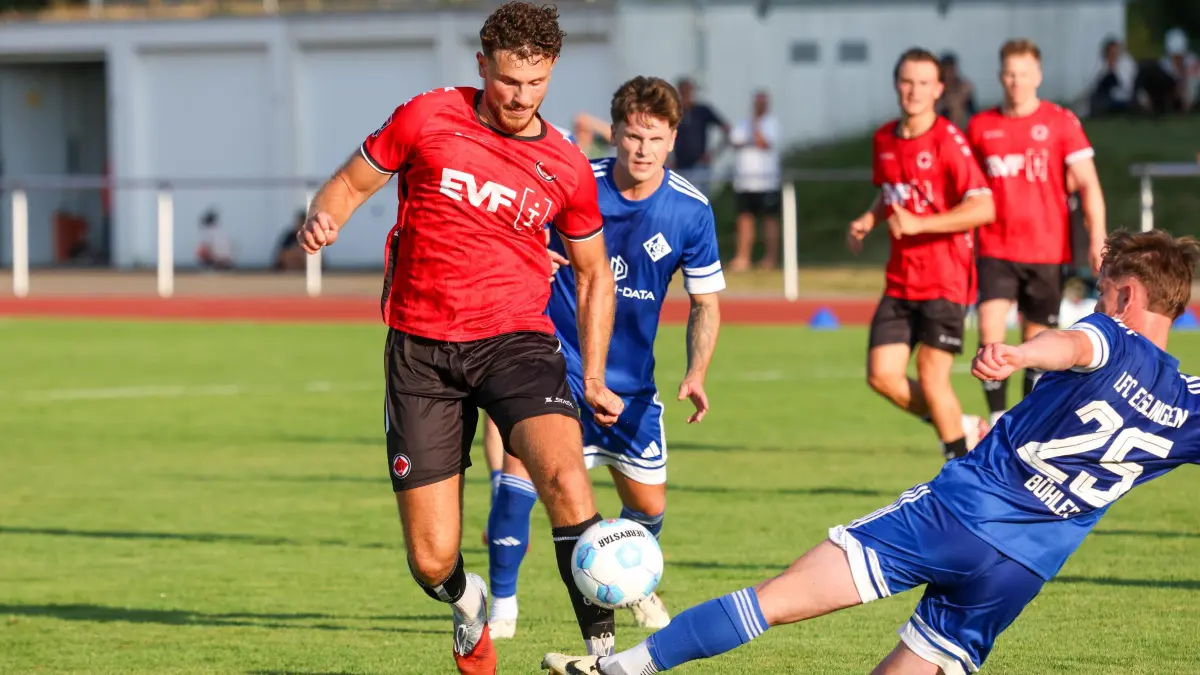 1. FC Eislingen - 1. Göppinger SV: 1. FC Eislingen - 1. Göppinger SV
Gino Andre Portella (4)