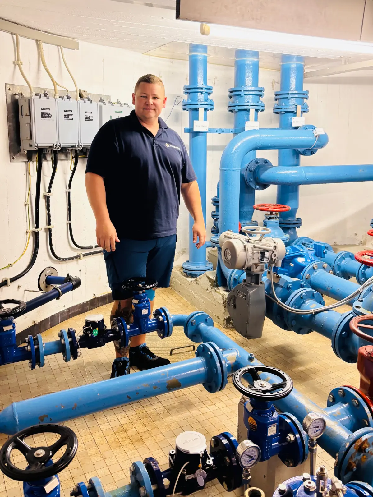 Wassermeister Christoph Müller und seine Kollegen haben derzeit viel Arbeit, um die Wasserversorgung im gesamten Netz der Hohenberggruppe sicherzustellen.