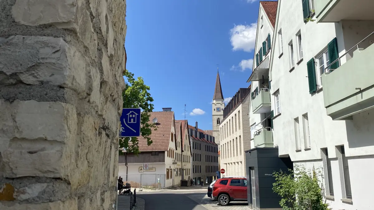 Blick auf St. Blasius und das neue Gebäude Lammberg