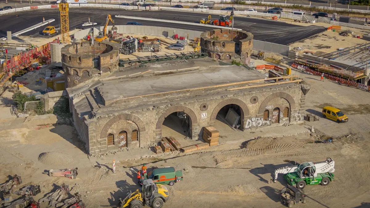 Freie Sicht aufs Blaubeurer Tor: Jetzt ist die Brücke ganz weg