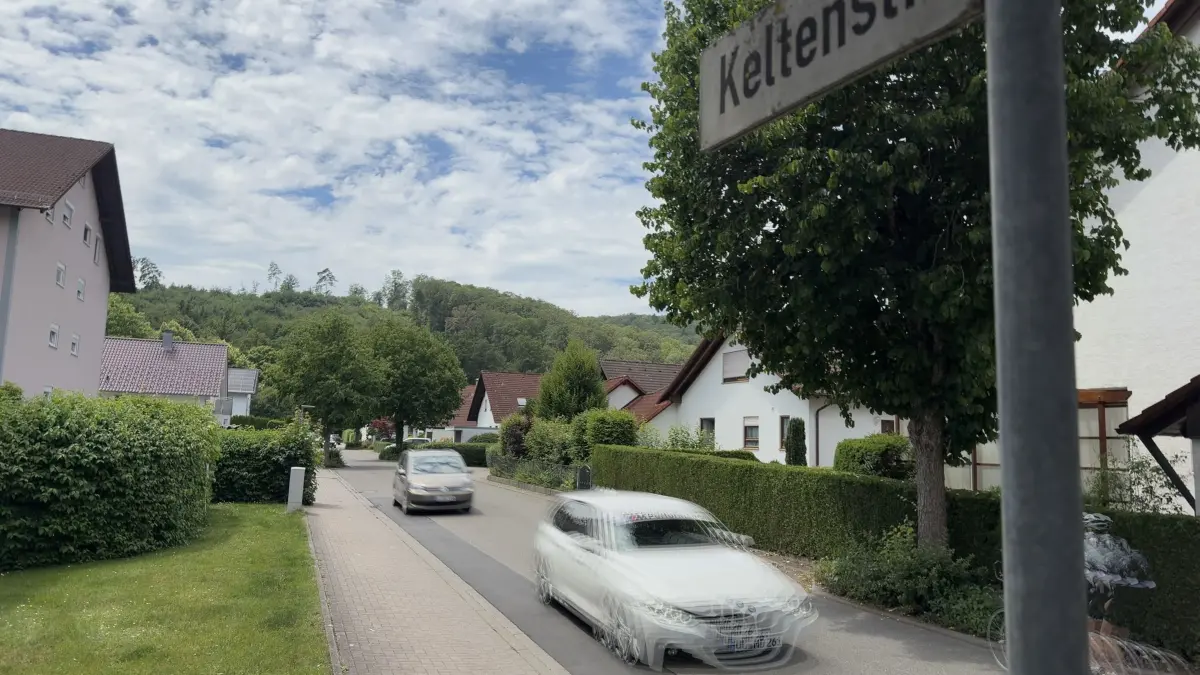 Enorm belastet: ein Wohngebiet in Schelklingen während der Sanierung der B492