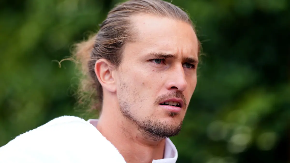 Wimbledon: ARCHIV - 04.07.2026, Großbritannien, London: Alexander Zverev (Deutschland) am sechsten Tag der Wimbledon-Meisterschaften 2026 im All England Lawn Tennis and Croquet Club, London. (zu dpa: «Papa, Neffe, Bruder, Dackel - Zverevs Team in Wimbledon») Foto: John Walton/PA Wire/dpa +++ dpa-Bildfunk +++
