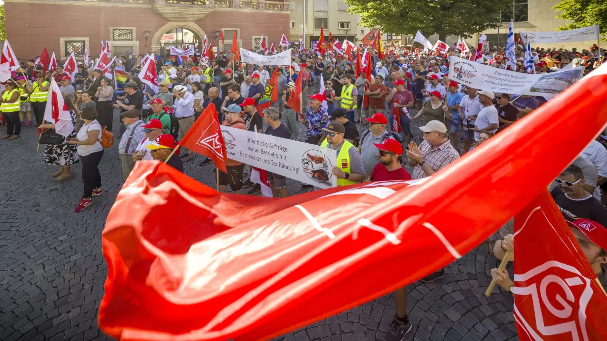 Weinhof: Demonstration für den Sozialstaat (ver.di Ulm-Oberschwaben)