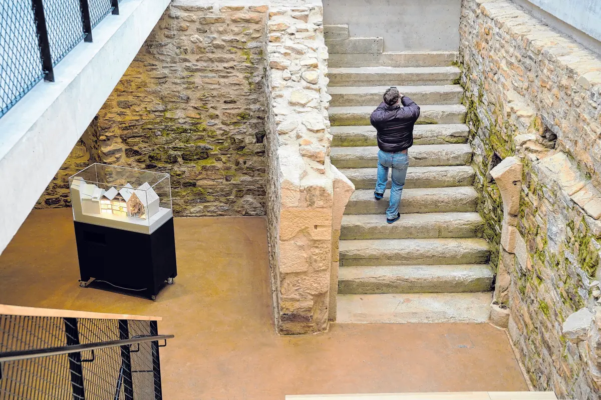 Die historische Häuserzeile in der Reutlinger Oberamteistraße vermittelt einen authentischen Eindruck von mittelalterlicher Wohn- und Baukultur. ⇥Foto: Stadt Reutlingen