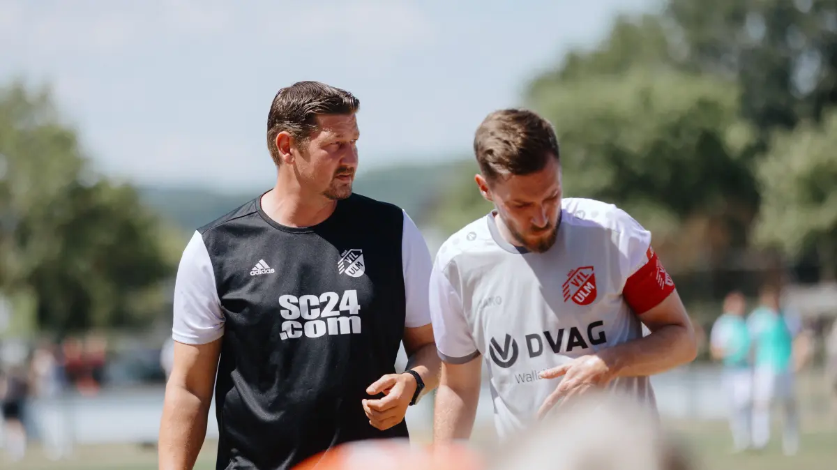 Fußball, Stadtpokal Ulm/Neu-Ulm, Das Turnier beim VfB Ulm startet, So lief das erste Wochenende, Trainer Kai-Uwe Grün vom VfL Ulm mit Kapitän