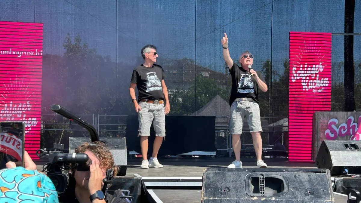 Das Duo Lombagruscht heizten am Nachmittag mit ihren Party-Hits die Stimmung an.