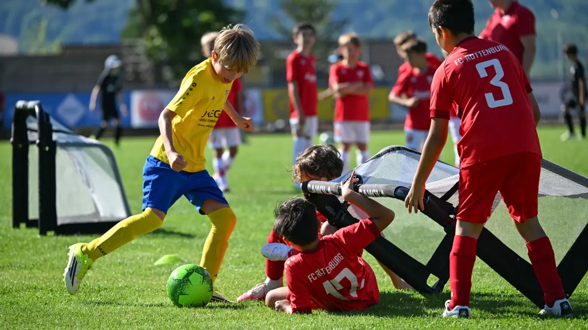 22. Micki Sport Cup 2026, FC Rottenburg, F-Junioren: 22. Micki Sport Cup 2026, FC Rottenburg, 12.07.2026 - F-Junioren, FC Rottenburg III - SV Weiler (gelbe Trikots)
Foto: Axel Grundler
